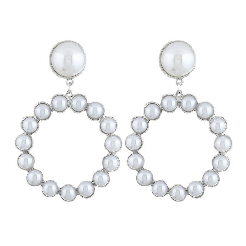 Fashionable and minimalist earrings with pearl large circle earrings