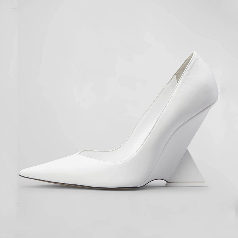 Shiny pointed slope heel shoes for women's fashion, shallow cut patent leather sleeves, elegant and versatile silver high heels