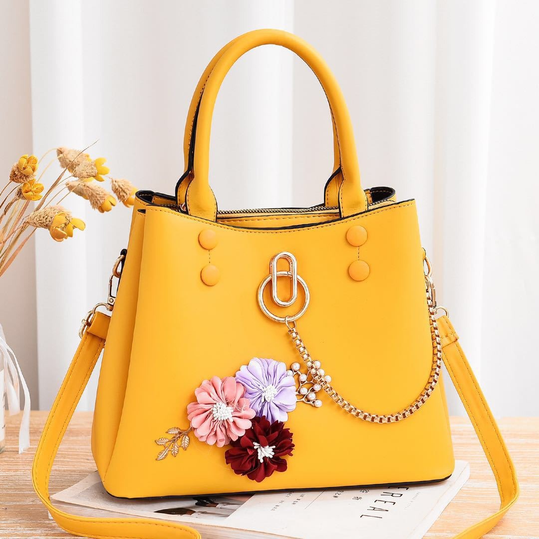 Large capacity flower chain single shoulder crossbody bag with a stylish and stylish water bucket shape for women