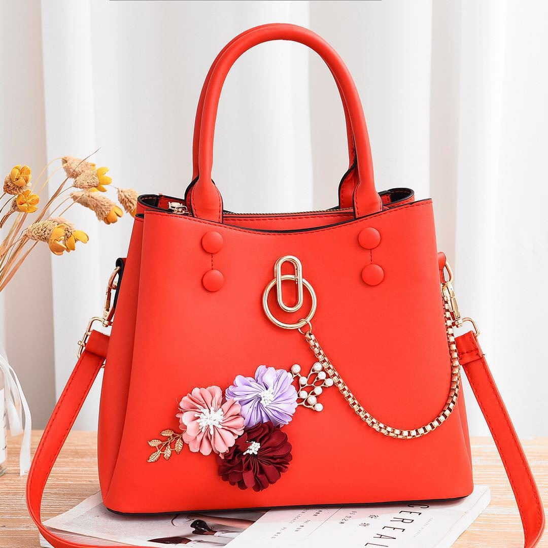 Large capacity flower chain single shoulder crossbody bag with a stylish and stylish water bucket shape for women