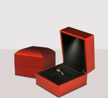 " Elegant LED Light Ring Box: Perfect for Engagement & Wedding Gifts - Keep Your Jewelry Safe & Secure!  & Secure!"